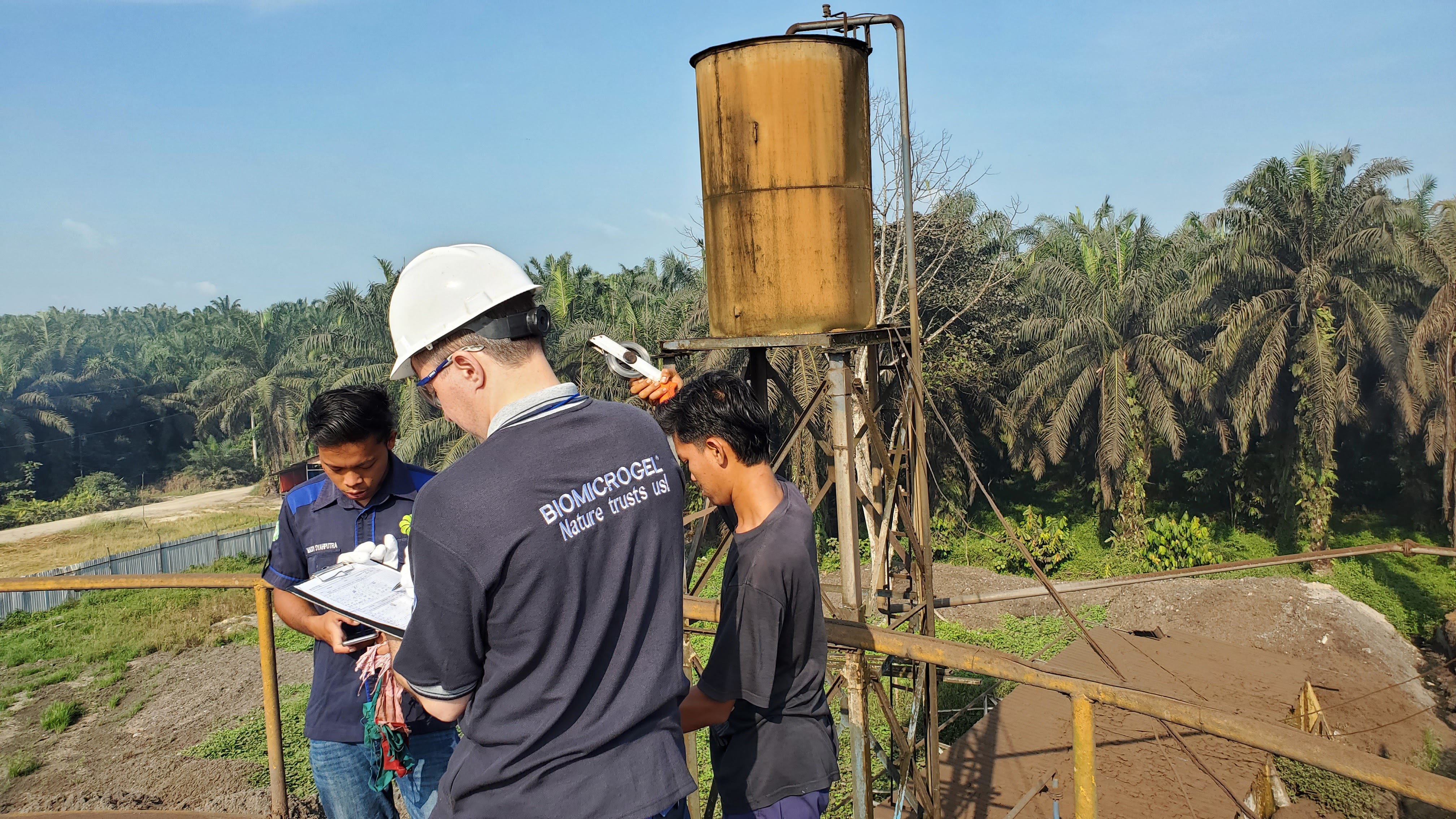 Para ahli ekstraksi minyak sawit terkemuka telah mengakui reagen Biomicrogels® sebagai reagen inovatif untuk meningkatkan efisiensi produksi tanpa harus penambahan biaya investasi di pabrik di Indonesia dan Malaysia.